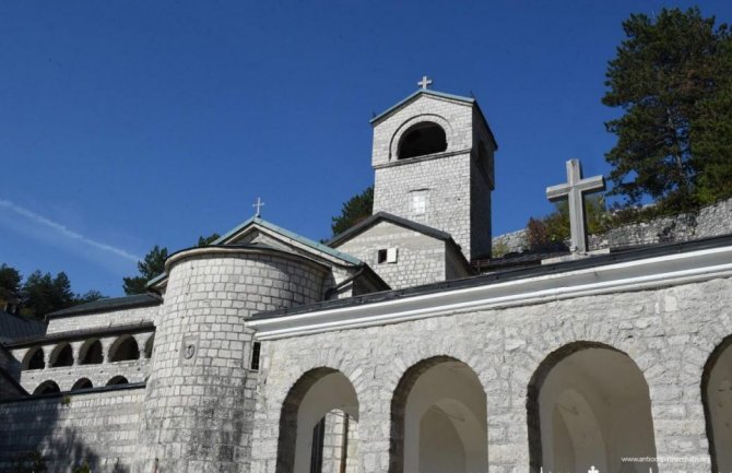 Mitropolija: Ministar Zenka ombanjuje javnost i nastavlja sa diskriminacijom Pravoslavne crkve