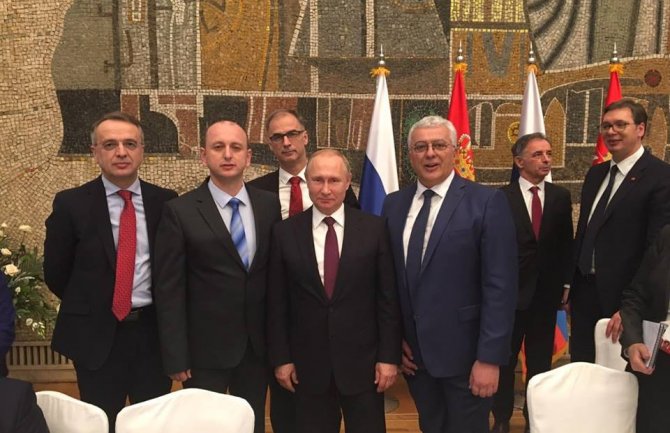 Mandić i Knežević u Podgoricu se vratili službenim avionom Vučića