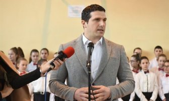 Janović: Vlada brine o najmlađima i najvažnijima