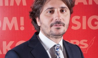 Divanović: Kvazi stručnjakinja analizira govor tijela Đukanovića