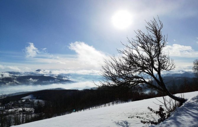 Pretežno sunčano, krajem dana naoblačenje i padavine