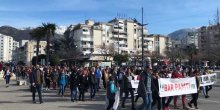  U Baru održan najmasovniji protest građana: Neka budu hrabri, neka raspišu opštinski, ili mjesni referendum (FOTO)