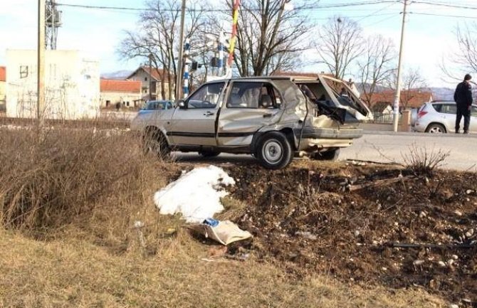 Nikšić: Sudar voza i putničkog automobila, prolazio pored spuštene rampe (FOTO)