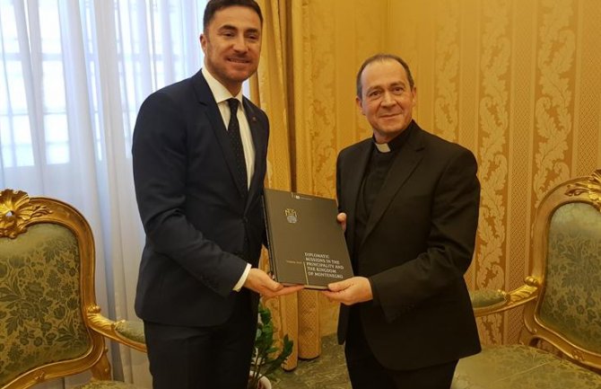 Autentični spisi o Konkordatu iz 1886. godine u prvoj zajedničkoj knjizi Crne Gore i Svete Stolice