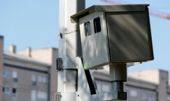 MUP i Vlada da razmotre uvođenje fiksnih radara