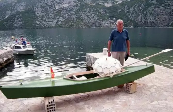 Čuvena “Gondola ljubavi” i ove godine na usluzi svim zaljubljenim parovima u Risnu