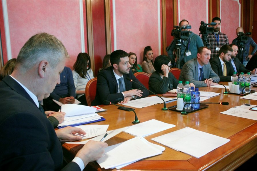 2019021423494319141677670Web