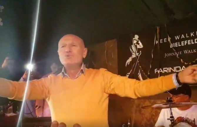 Ovako je uveseljavao publiku Šaban Šaulić tri sata pred smrt(VIDEO)