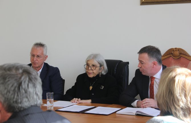 Misija OEBS-a u Crnoj Gori donirala DIK-u servere i softver za obradu izbornih podataka