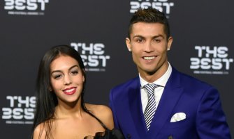 Fudbaler otišao predaleko: Koliko je Ronaldo supruzi platio Luj Viton pidžamu? (FOTO)