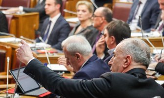 Stankoviću pozlilo u Skupštini, prebačen u Urgentni