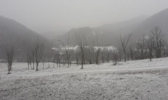 Pada snijeg na sjeveru, na jugu oblačno