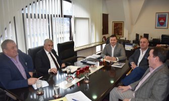 Smanjiće kašnjenja plata i poboljšati standard zaposlenih