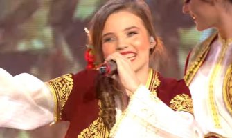 Katarina Radulović, djevojčica iz Podgorice, crnogorskom pjesmom očarala žiri (VIDEO)