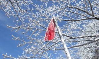 Vjetar na udare orkanske jačine, na sjeveru slab snijeg i mećava
