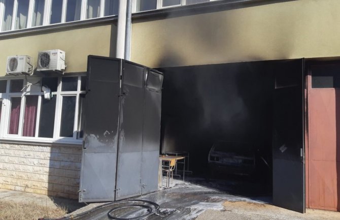 Do požara došlo tokom praktične nastave, profesor zadobio opekotinu