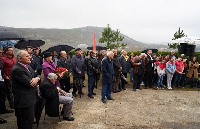 Danilovgradska OŠ „Milosav Koljenšić“proslavila jubilej, doniran kombi za prevoz učenika