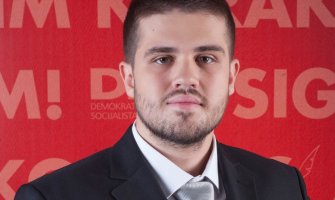 Je li se  Knežević sam sjetio da nam saopšti kako finansira pojedine članove organizacionog odbora protesta?