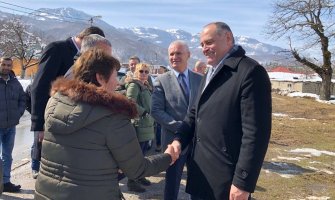 Simović: Odgovorni vazda okupljali mobu za rad, a ne za nerad