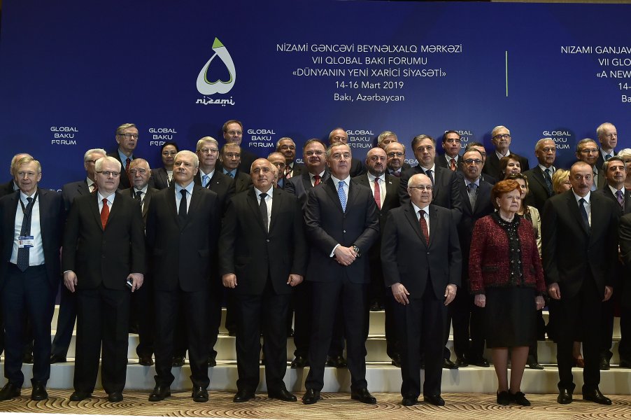 Bakuforum1