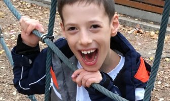 Maratonac velikog srca: Pejović istrčao humanitarni maraton od Cetinja do Podgorice za Luku Grgurevića