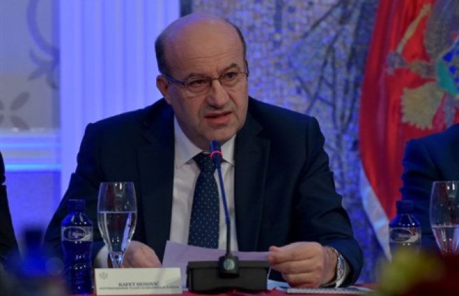 Husović: Vlada vrijedno radi i ne vodi propagandu