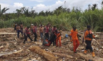 Poplave u Indoneziji odnijele najmanje 50 života