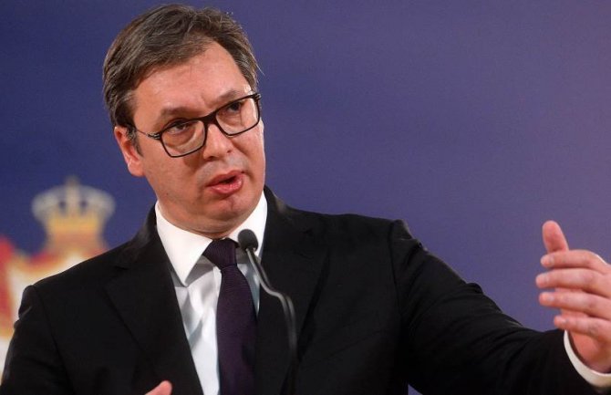 Vučić: Bolje da spuštamo tenzije, najbolje da stanemo i jedni i drugi