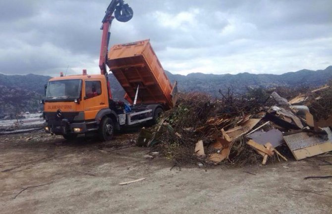 Tivat: Kazne zbog nelegalnog odlaganja otpada i napada na službeno lice