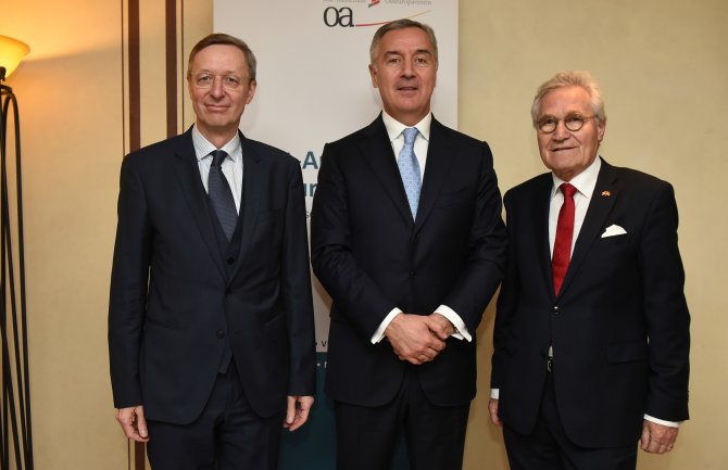 „Naš zadatak je da ojačamo odnose sa malom, ali prelijepom zemljom koja ima sve potencijale