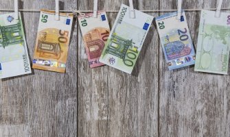 Za političke partije svakog sata izdvajamo 742 eura