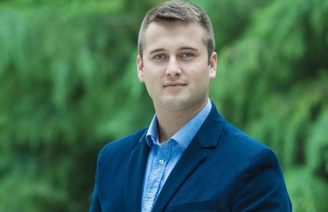 Prelević:  Zar smo počasnu pjesmu zamijenili vandalizmom?