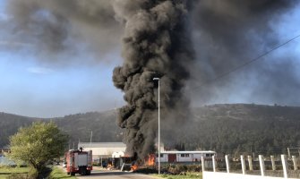 Bjesne požari u više crnogorskih gradova (FOTO)