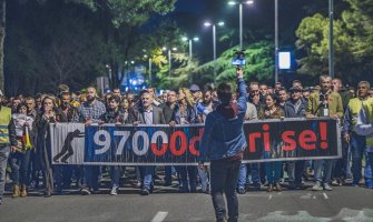 Protest u Podgorici:Prazni frižideri i prazni džepovi - to je naša politika (VIDEO)