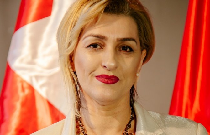 Zoronjić: Danas prosvjetni radnici ne smiju da reaguju na stvari koje su štetne i bolesne