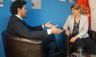 Abazović sa ambasadorkom Kemp: Zaslužujemo da budemo uspješna evropska država