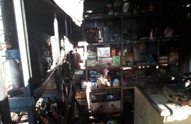 Načelnik CB Berane pozvan na razgovor u sjedište Uprave policije zbog paljenja prodavnice Tomkića