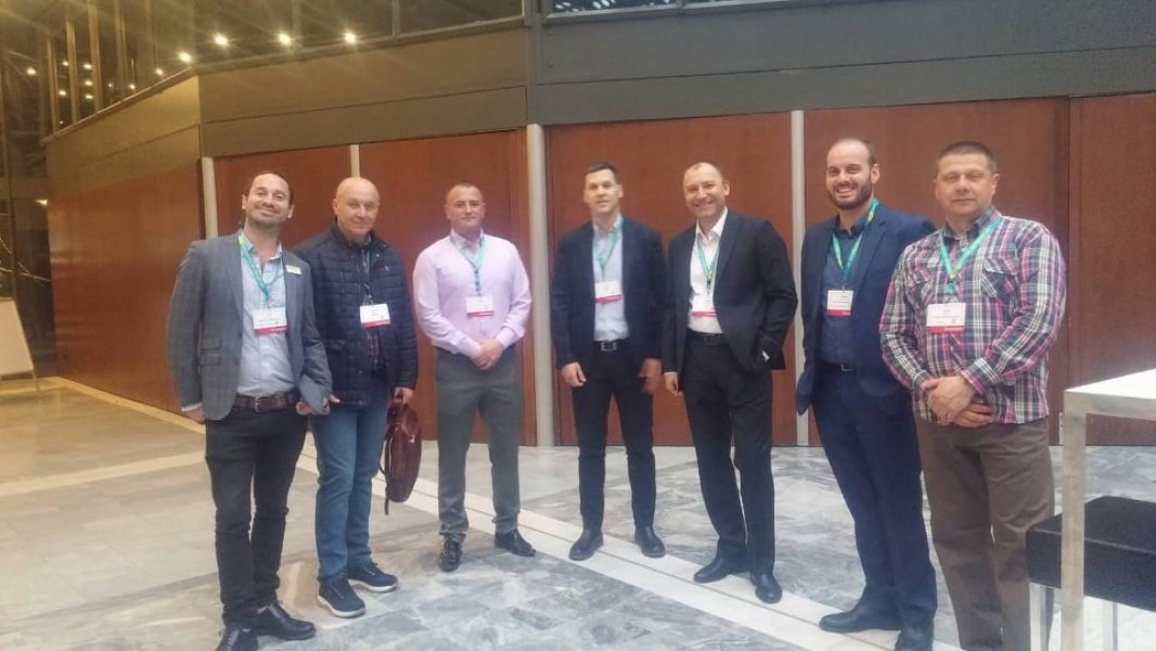 556418303093877130120376759600077985021952n