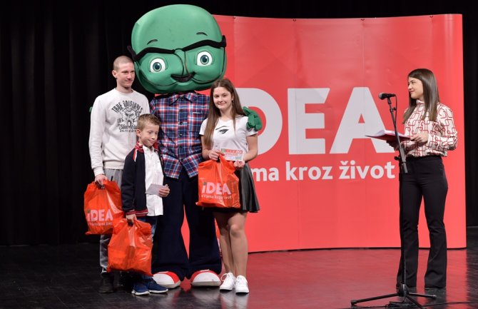 Završen konkurs za učenike Zete:Škola „Milan Vukotić“ osvojila donaciju, pokloni za najbolje