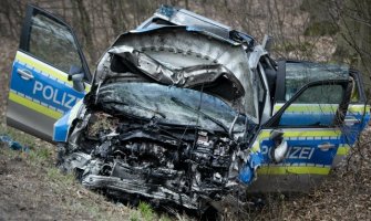 Njemačka: Troje mrtvih u padu aviona, dvoje u sudaru sa autom policije koje se kretalo ka mjestu nesreće