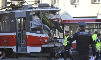 Češka: U sudaru trolejbusa i tramvaja 40 povrijeđenih