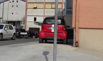 Cetinje: Rano jutros zapaljena dva automobila