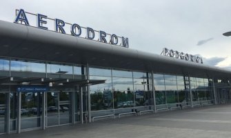 Danas otvorena linija Štutgart-Podgorica: Sletio prvi avion (VIDEO)