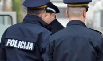 Navijači Budućnosti se sukobili sa policijom: Četiri policajca povrijeđena