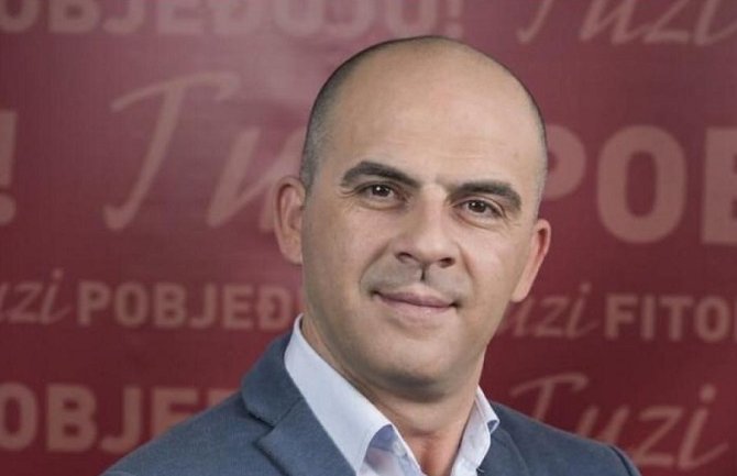 Napad na odbornika DPSa u Tuzima, saslušava se više osoba