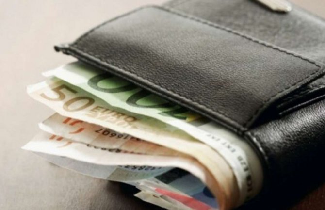 Vlada donijela odluku: Povećanje minimalne zarade za 15 odsto