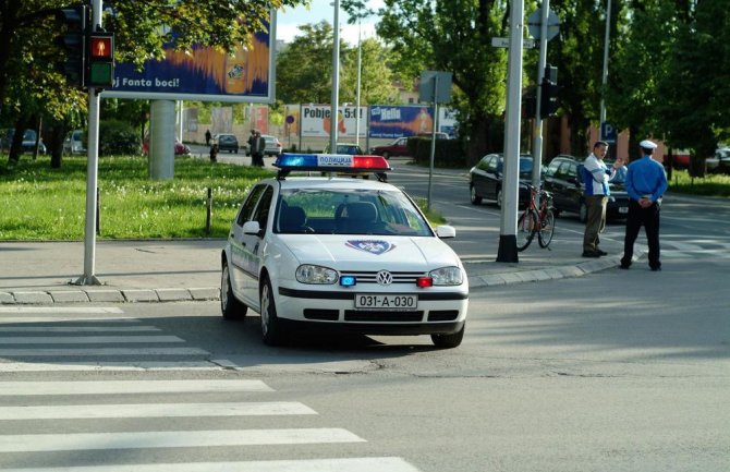 Onesviješćeni migrant pronađen ispod autobusa