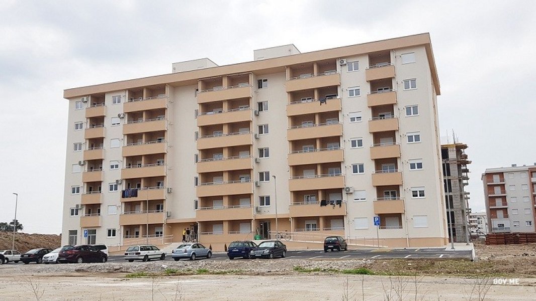 20190414StanovizazaposleneuzdravstvuBulVojvodeStankaRadonjicabr29FOTO1