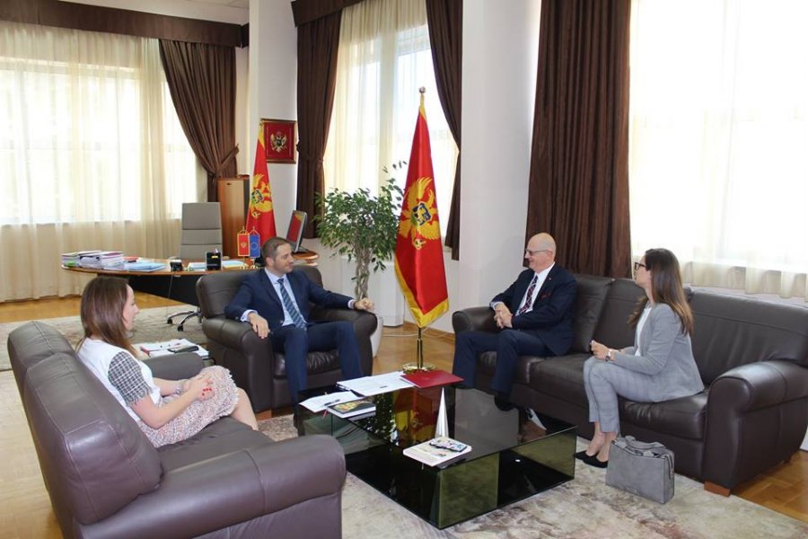 5717681710639678138126635552337642126835712n