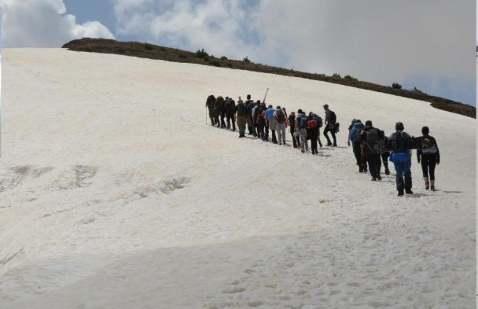 Planinarskim pohodom na Tromeđu 1. maja skijaši planine predaju planinarima i katunjanima
